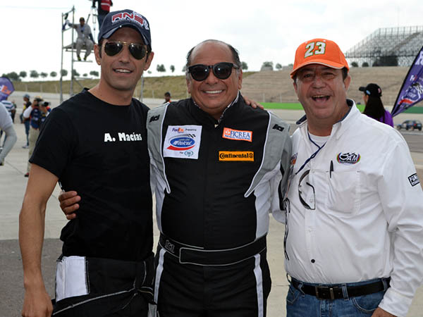 Arturo, Antonio P�rez y Javier