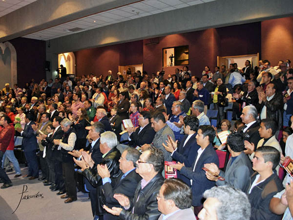 Ovaci�n final de pie