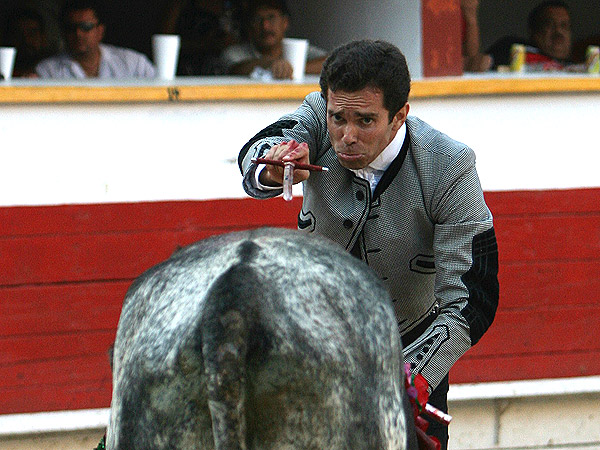 Decidido a partirlo en dos