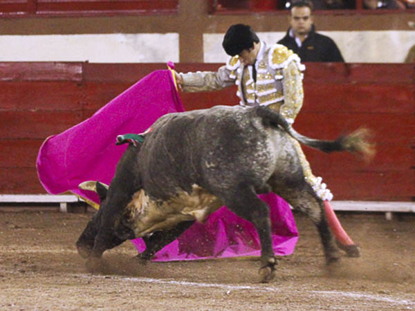 Adame saluda a su primero