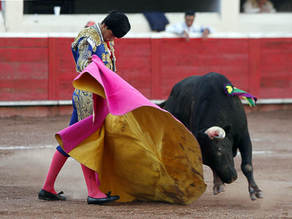 La barbilla en el pecho