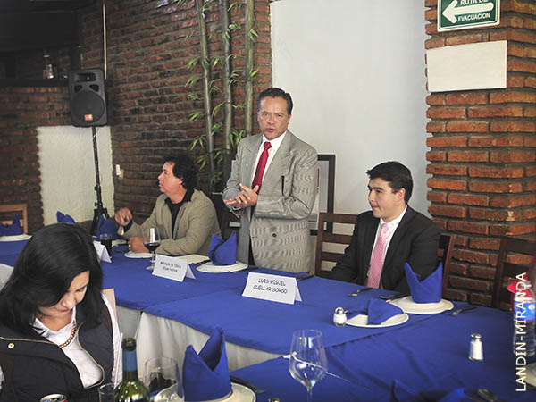 C�sar Pastor llevar� los poderes