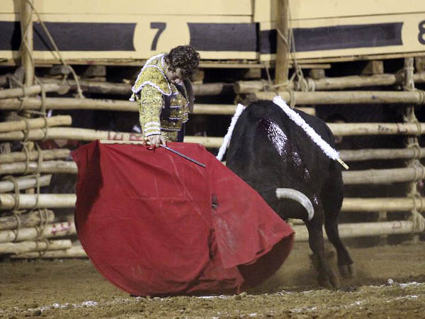 La barbilla encajada