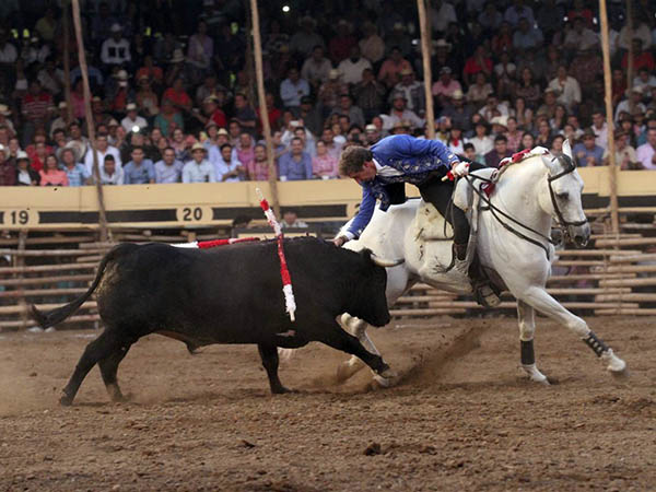 Reunidos en el desplante
