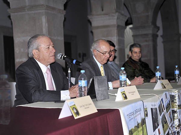 �skar en la Casa de la Cultura