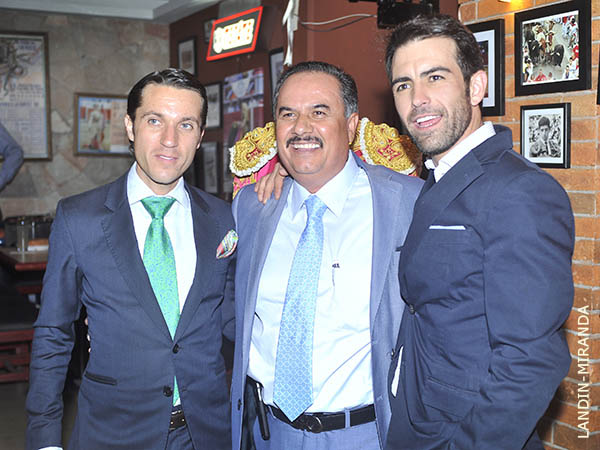 Arturo, Crist�bal y Fabi�n