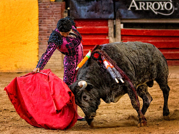 Mas claro por derecha