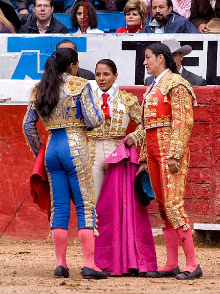 Brindis a Moreno y Montoya