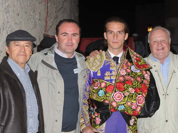 Fausto con el ganadero y dos amigos