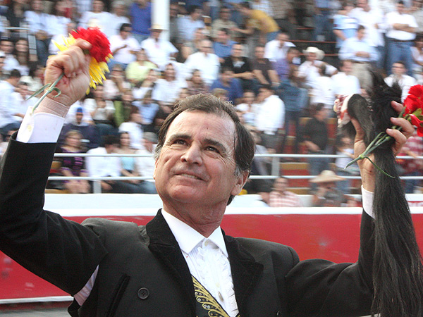 Nueve a�os de labor