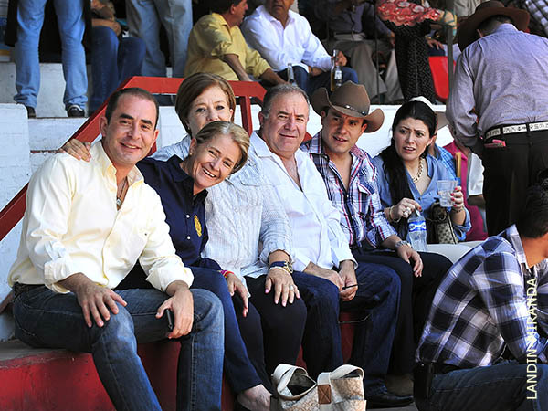 Familia ganadera de Rosas Viejas