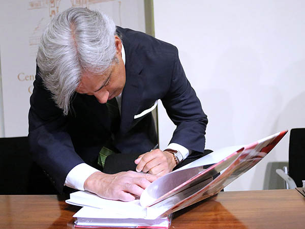 Aut�grafos del director