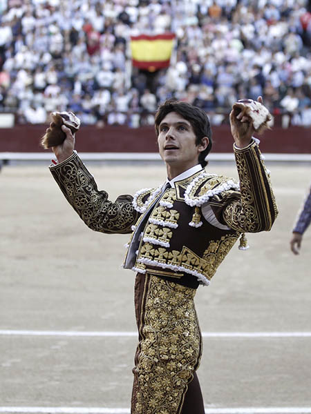 Le tumb� dos orejas