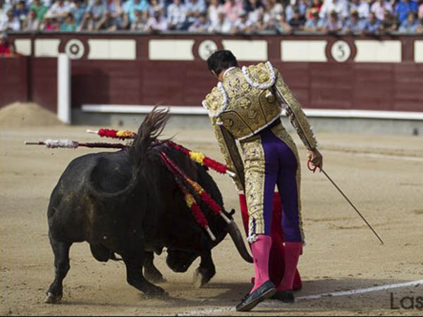 Una hora y cuarenta y cinco..