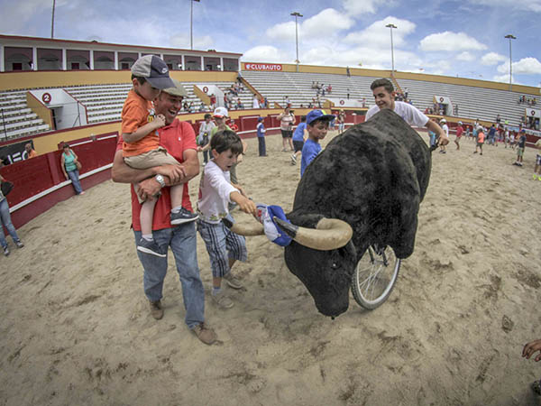 Los ni�os bajaron al ruedo