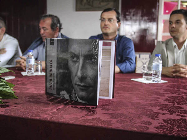 Presentaron libro sobre Urdiales