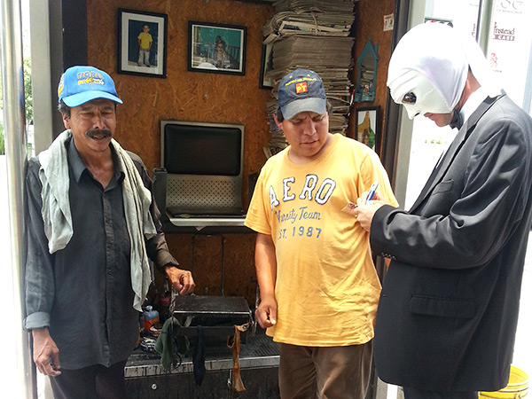 Repartiendo aut�grafos