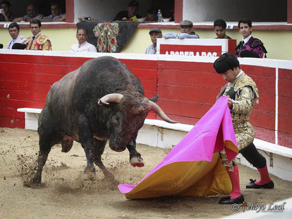 C�sar Casta�eda abre el festejo