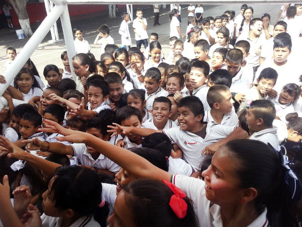 Los ni�os, felices