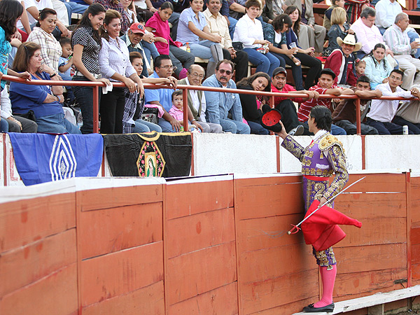 Brindis a dos bellas colimenses