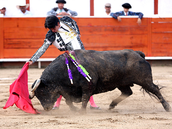 As� humillaba el tercero