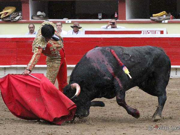 Corriendo la mano al playero