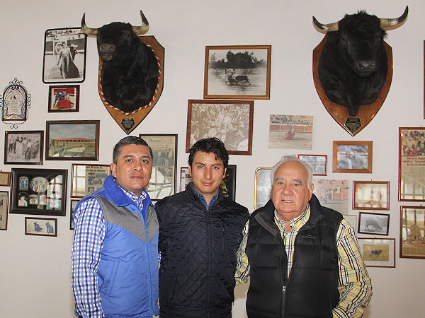 Con el alcalde y el ganadero