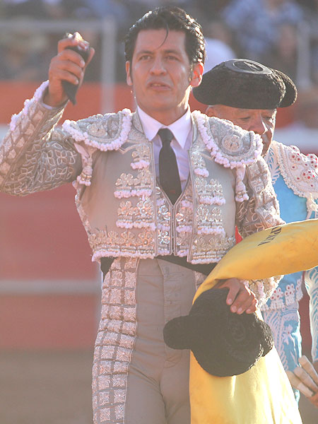 La oreja de su segundo