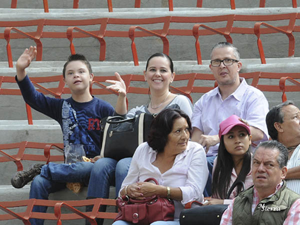 Saludando a la c�mara de Sierra