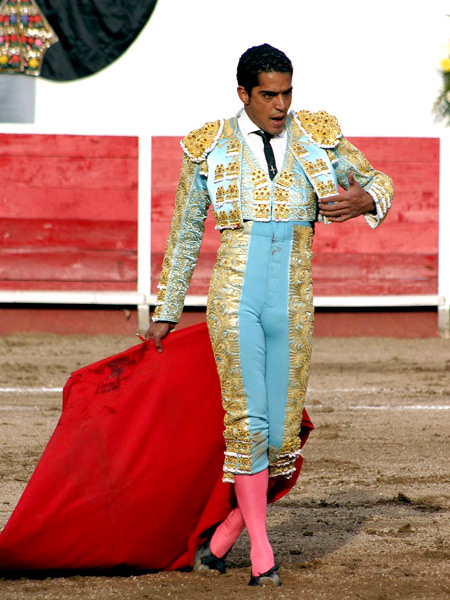 Hacia el toro, con alegr�a