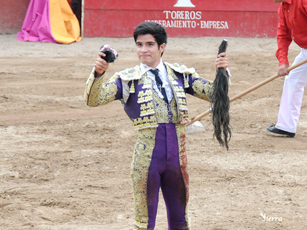 Rom�n Mart�nez, gran triunfo