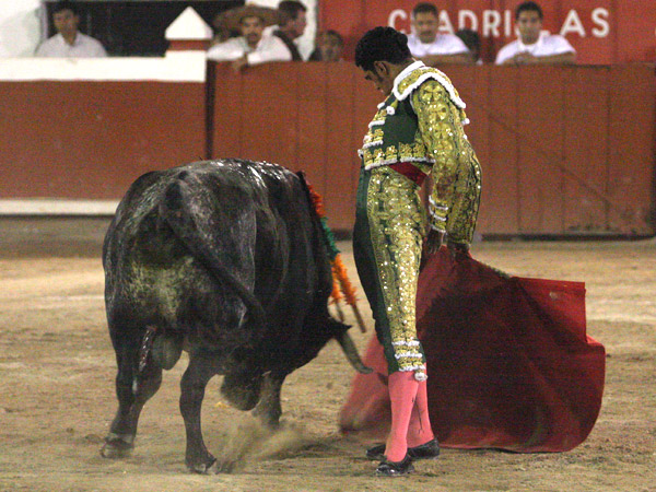 Mayest�tico cambio de mano