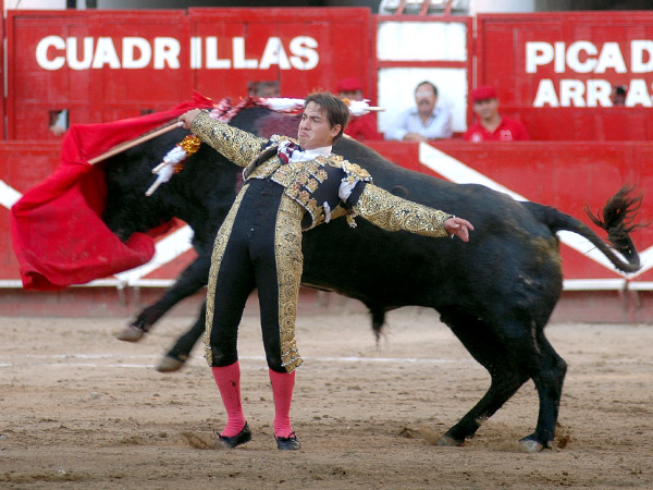 Aguantando al ferrocarril