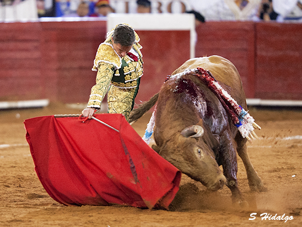 Urdiales, faena de mucho merito