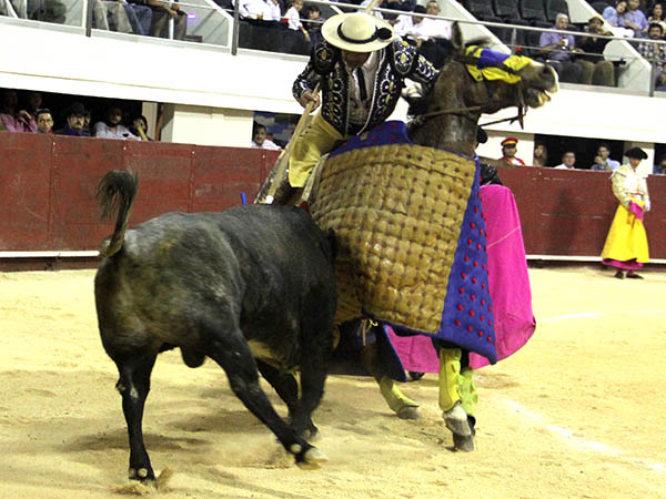 Empujando en el peto