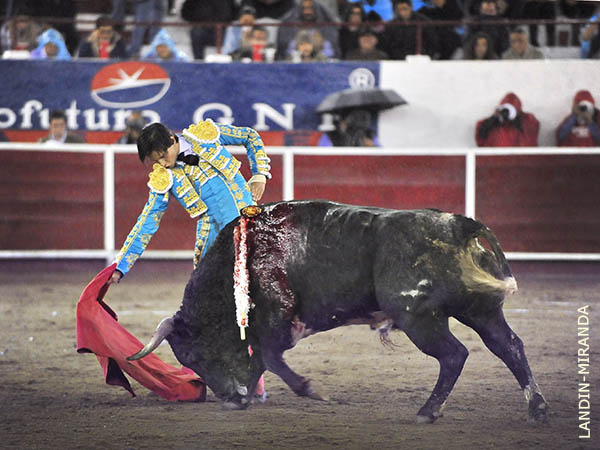 Con mucho temple y sentimiento