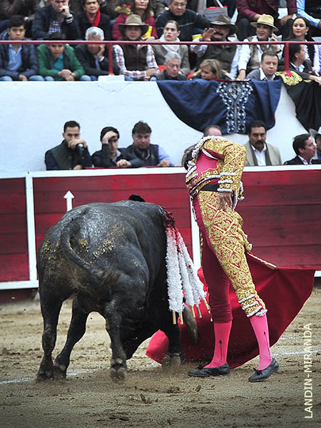 Intent� por ambos lados