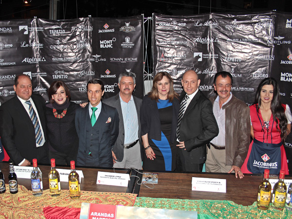 Toreros, autoridades y empresa