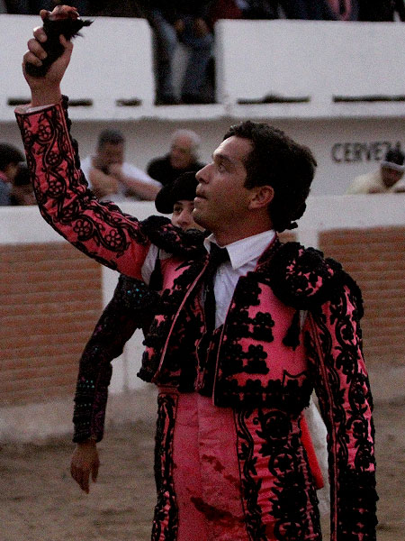 La oreja ganada a ley