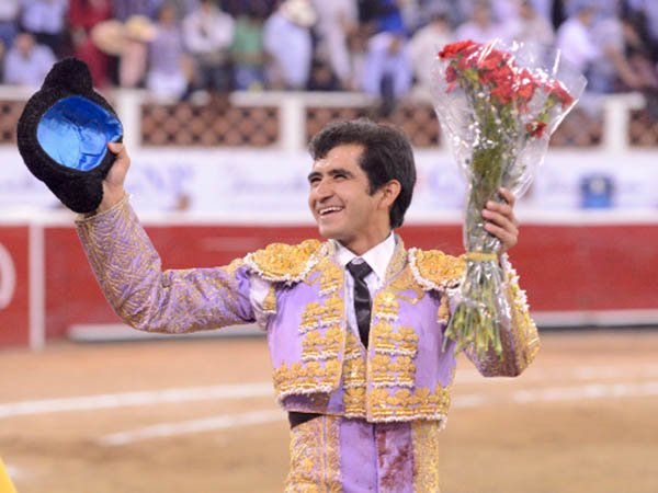 Tarde de un trofeo en Qer�taro