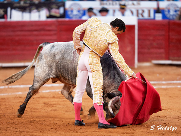 Intentando por derecha