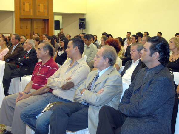 Buena entrada en la Canaco