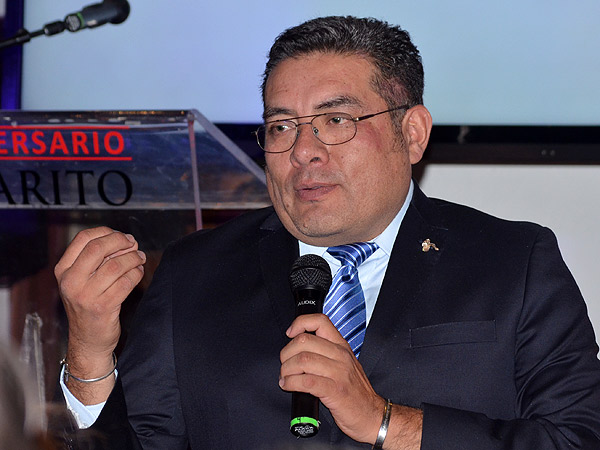 Carlos Yarza, expresivo