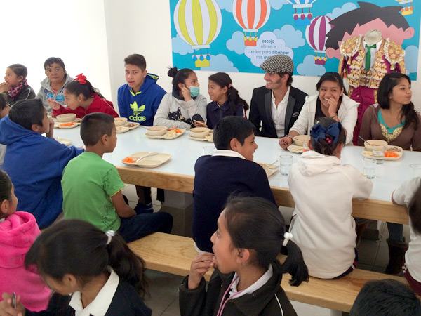 Compartiendo con los ni�os