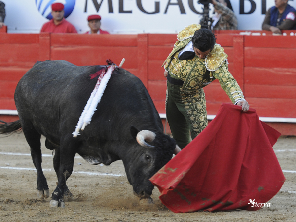 Soberbio con la zurda