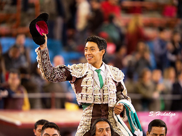 Sergio Flores, tarde triunfal