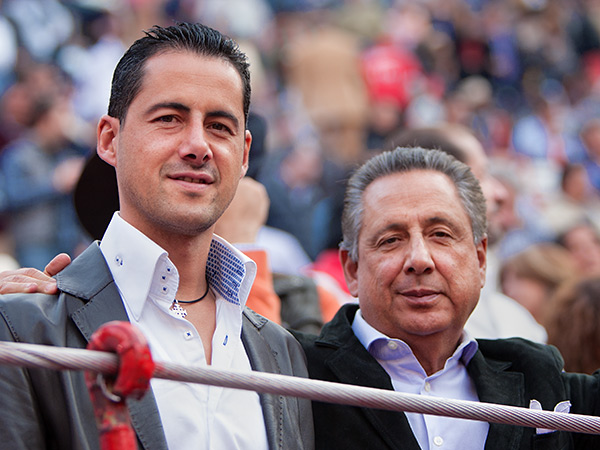 Arturo Huerta con su hijo