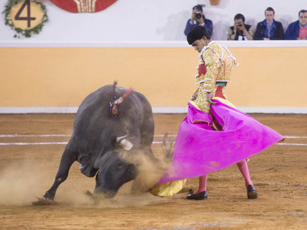 Media por el lado zurdo