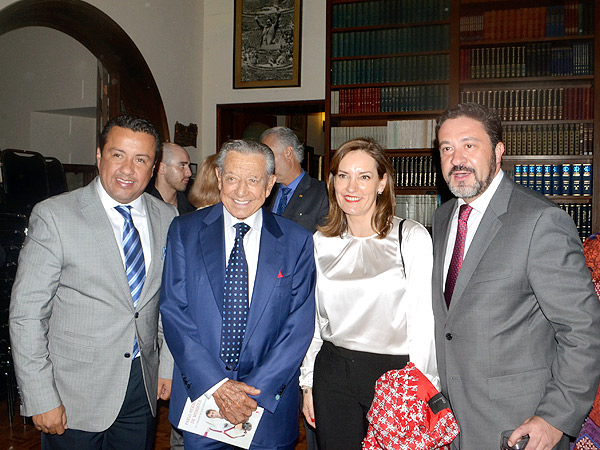 Con Monta�o e Hinojosa