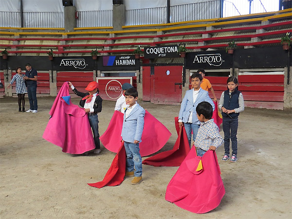 �S� a los ni�os en el toro!